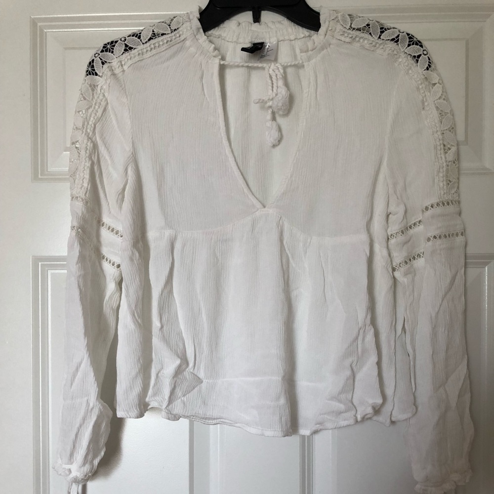 Flowered-cut Long Sleeve Blouse 